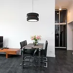 Black&White Apartment